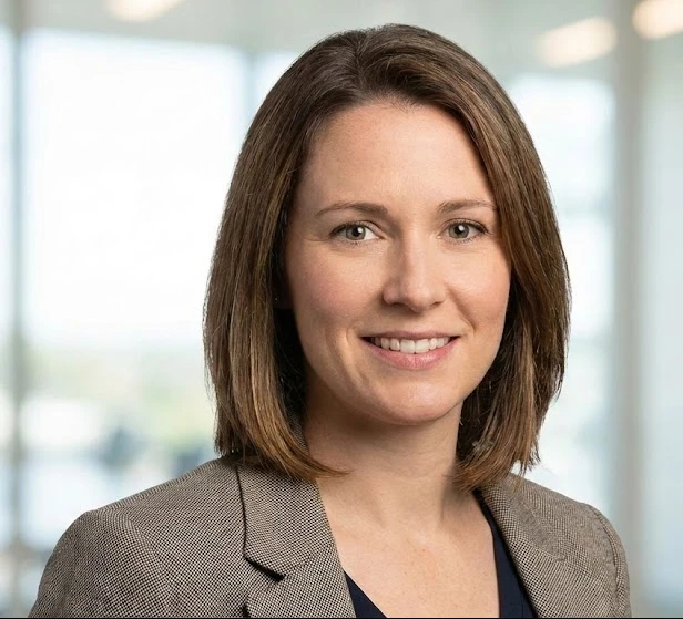 Amazon FBA seller partnering with 3PL Dallas for compliant FBA prep and labeling services